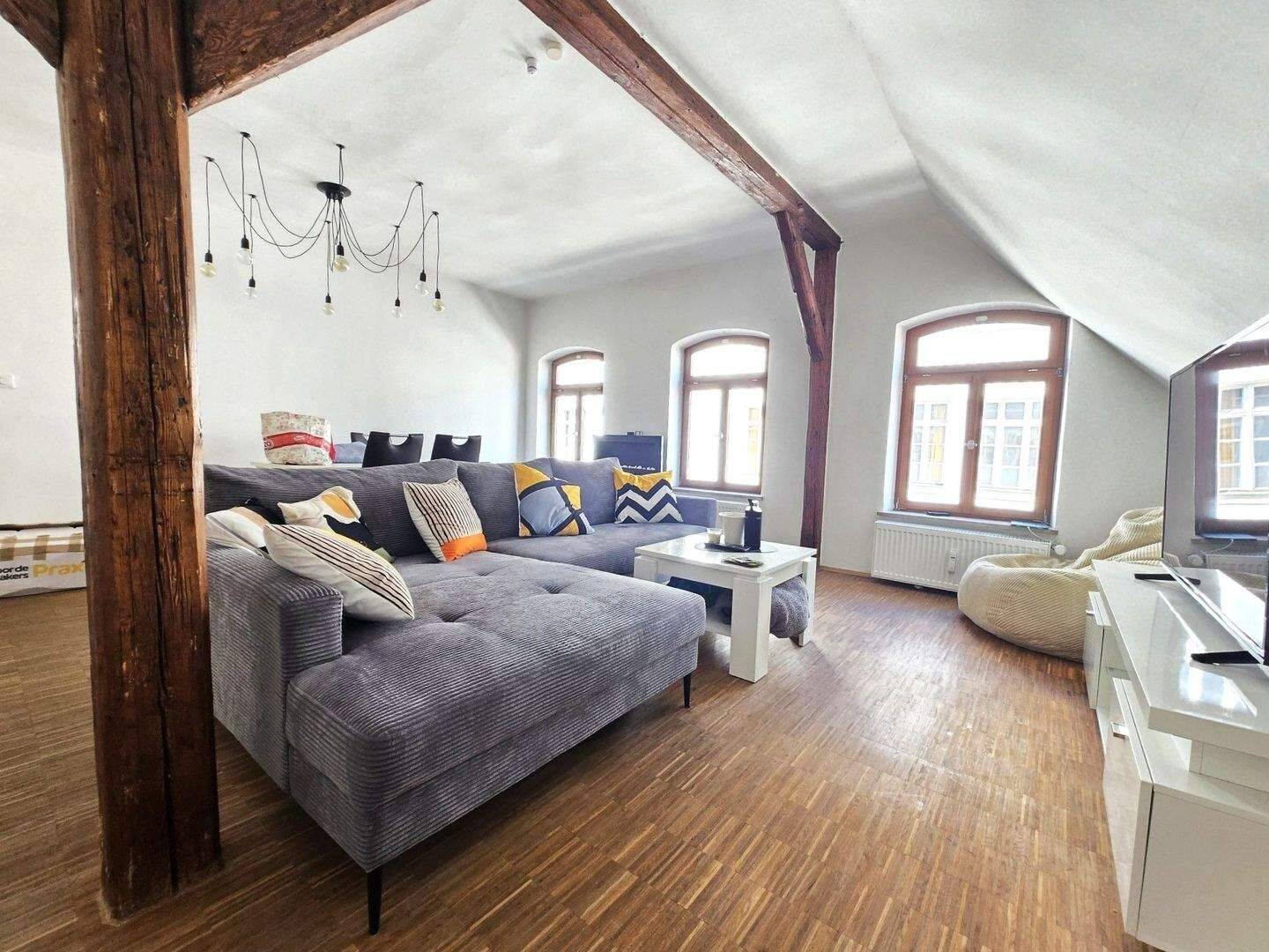 Vollmöbliert und ausgestattet! Schicke Dachgeschoss-Altsadtwohnung 85049 Ingolstadt, 85049 Ingolstadt