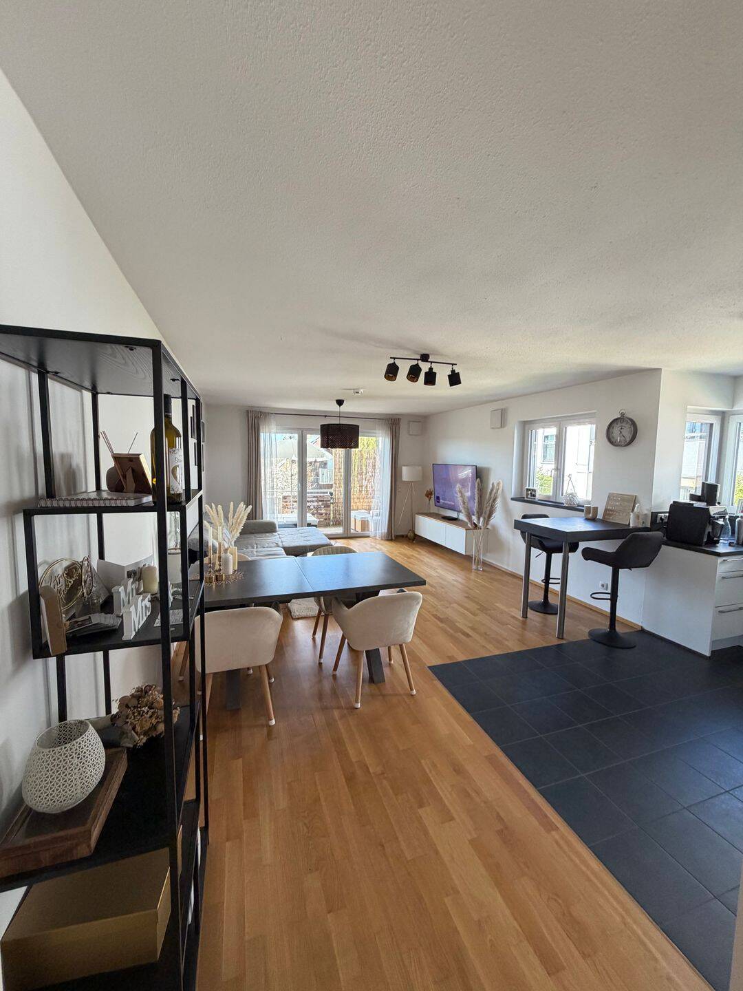 Traumhafte 3-Zimmer-Neubauwohnung mit 2 Bädern, großer Loggia, Einbauküche & 2 TG-Stellplätzen, 85301 Schweitenkirchen