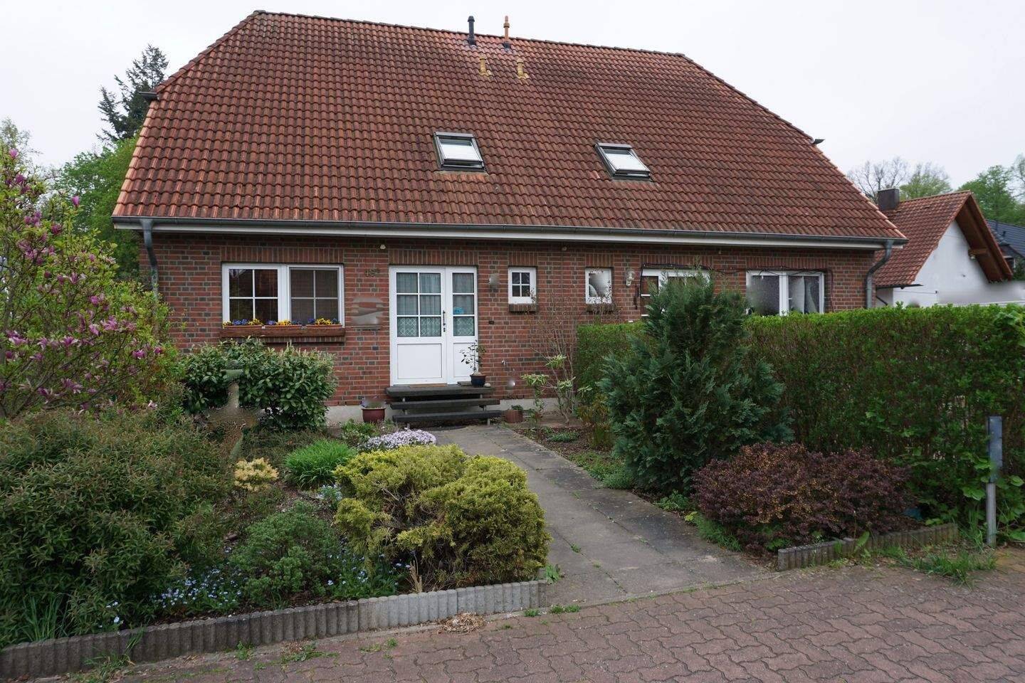 Doppelhaushälfte, derzeit vermietet, in sonniger Waldrandlage von Velten-Grün, 16727 Velten