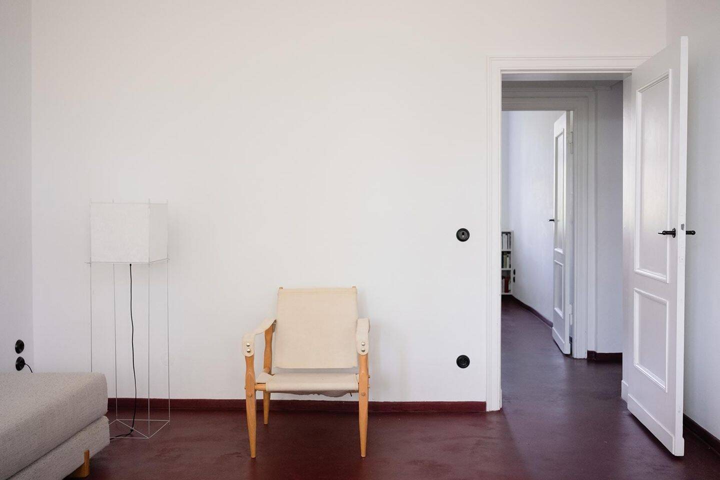Provisionsfrei – bezugsfreie renovierte Wohnung im Baudenkmal im 4. OG mit Aufzug & Balkon, 10243 Berlin (Friedrichshain-Kreuzberg Friedrichshain)