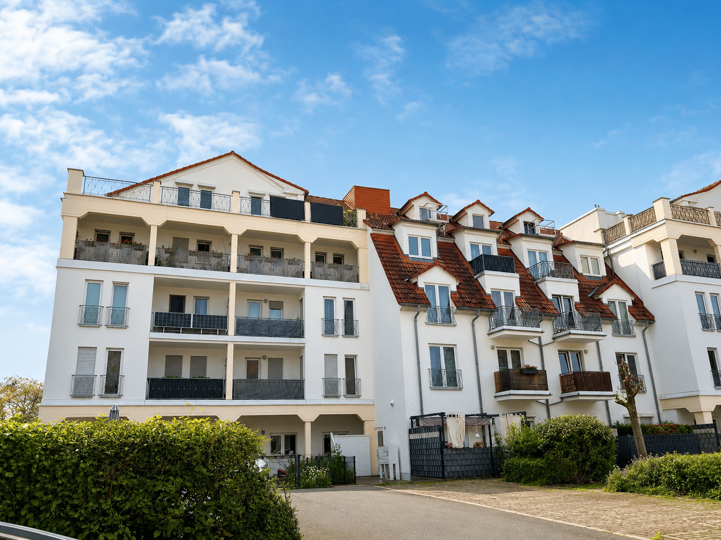 Ihr neues Zuhause in Erfurt – 3-Zimmer-Wohnung mit zwei Balkonen und Stellplatz, 99092 Erfurt