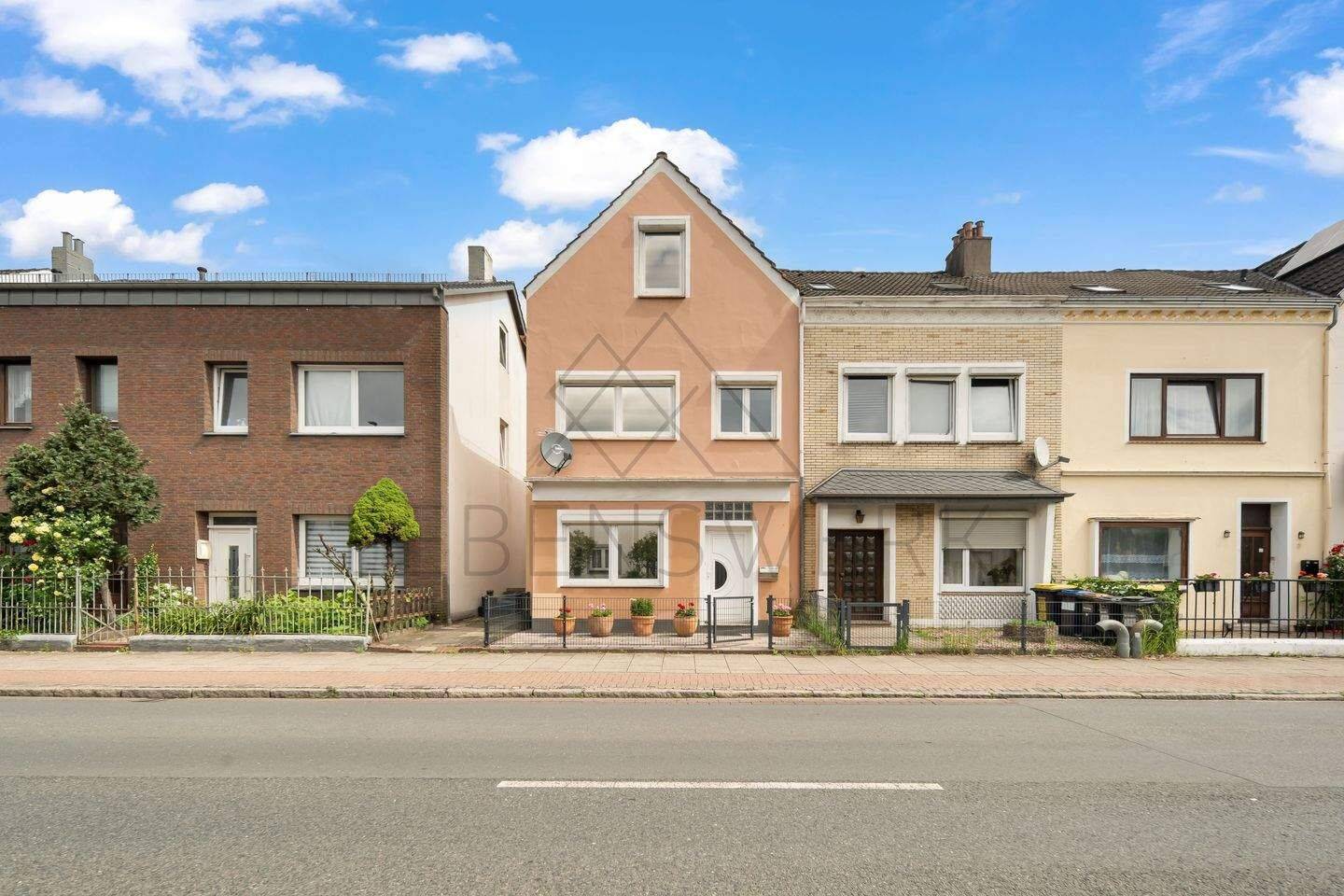 Modernisiertes Zweifamilienhaus: Zwei abgeschlossene Wohneinheiten mit flexiblen Wohnkonzepten, 28309 Bremen (Hemelingen Sebaldsbrück)