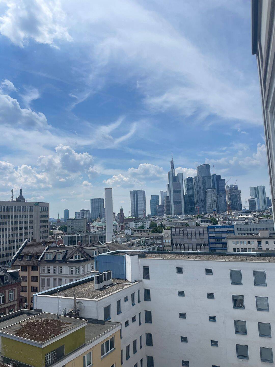 Panoramablick: 1-Zimmer-Apartment im 9. Stock in Frankfurt am Main – Albusstraße, 60313 Frankfurt am Main (Altstadt Innenstadt)