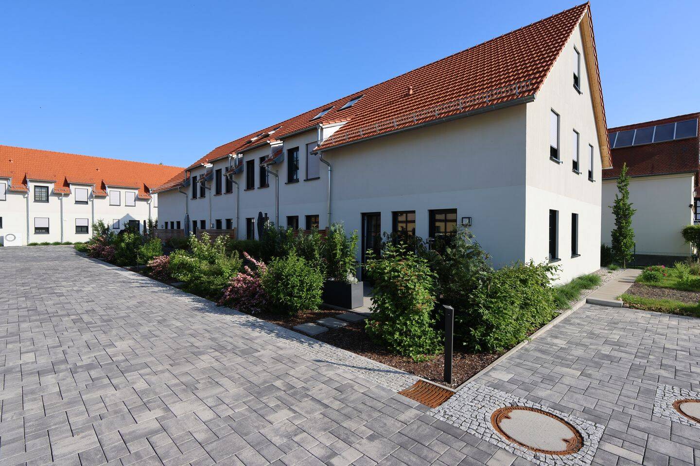 Modernes Reihenendhaus – 4 Zimmer mit Garten, Wärmepumpe und zwei Stellplätzen, 4463 Großpösna