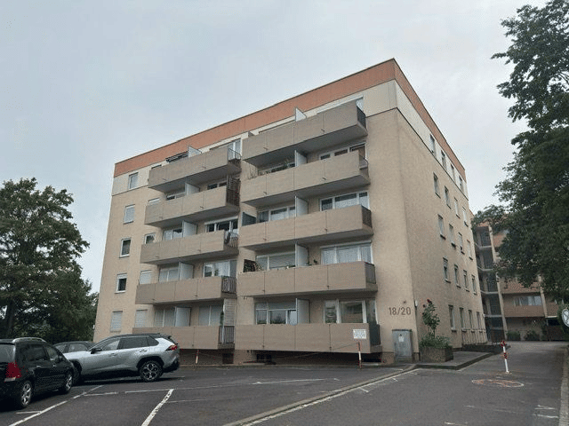Renovieren & profitieren: 1 Zimmerwohnung mit Balkon in Würzburg, 97076 Würzburg (Grombühl Lengfeld)
