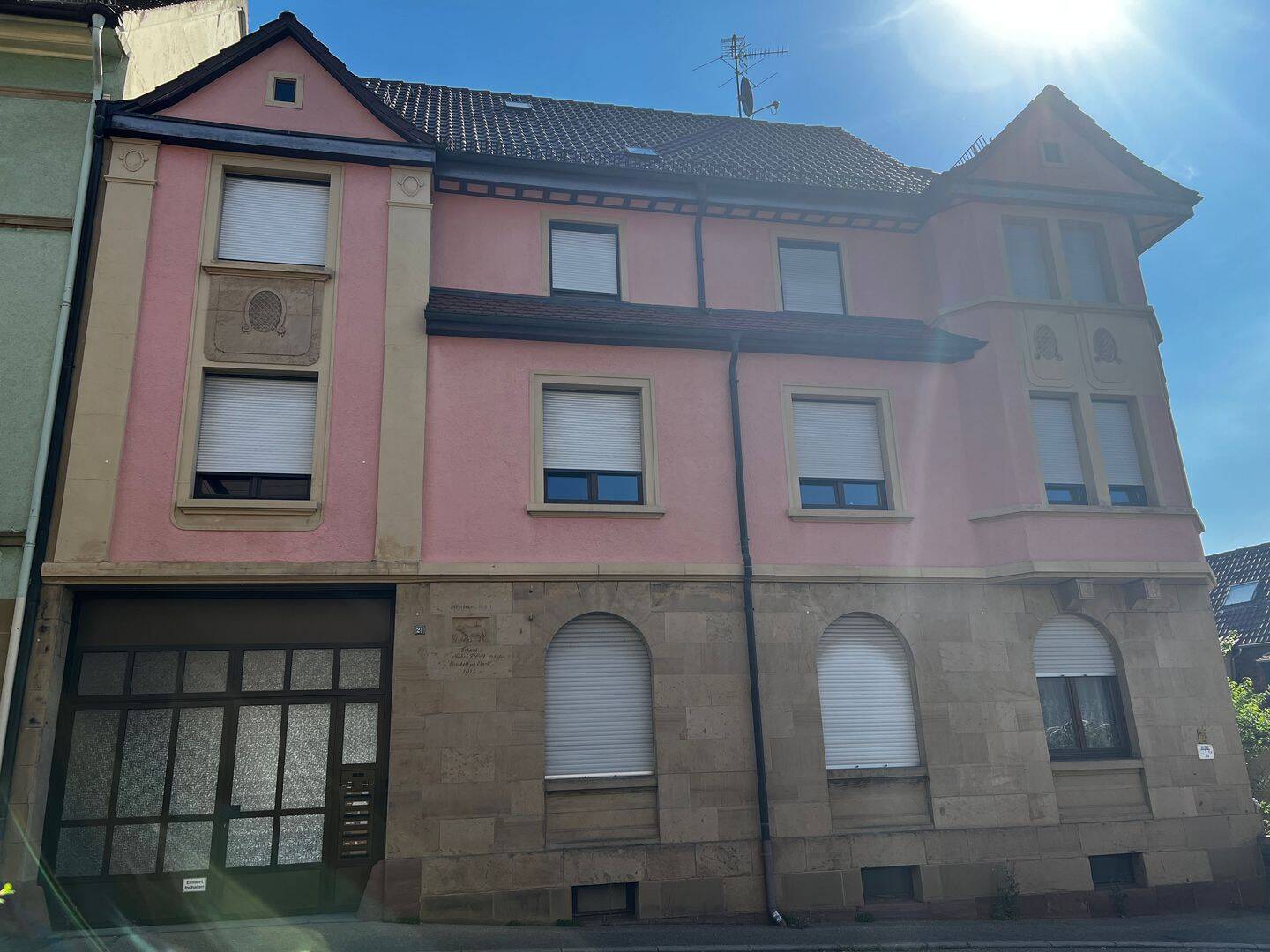 Schönes, vermietetes Mehrfamilienhaus in zentrumsnaher Lage im Teilort v. Pforzheim, 75172 Pforzheim (Brötzingen Innenstadt Südweststadt Weststadt)