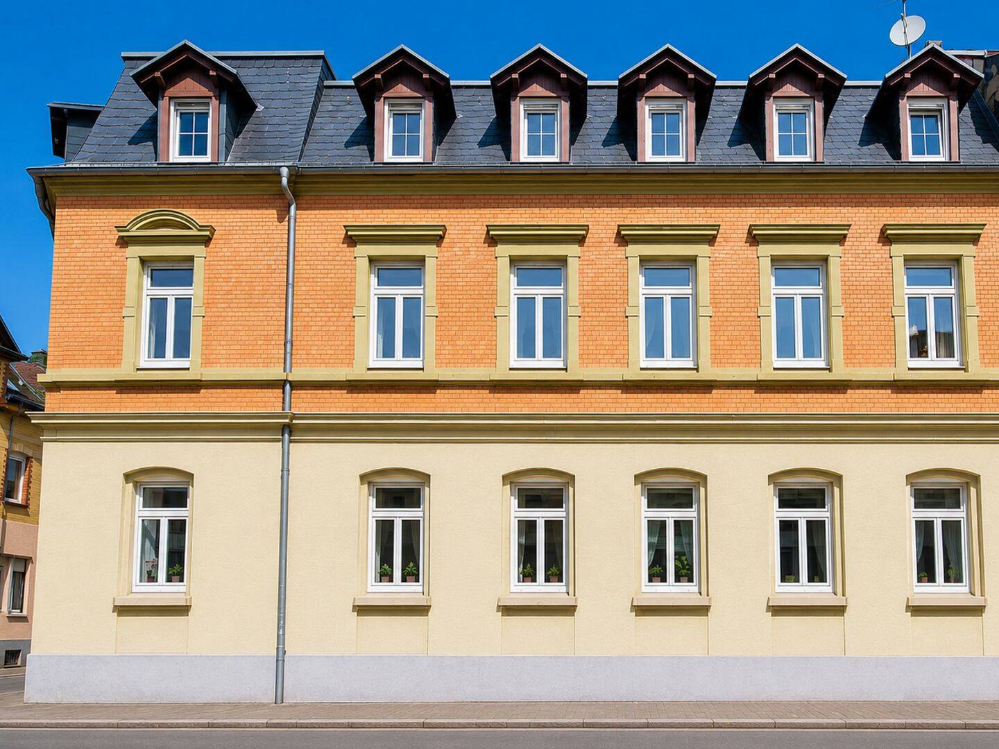 Charmanter Altbau sucht neuen Bewohner, 7552 Gera (Bieblach-Ost Langenberg Roschütz Stublach)