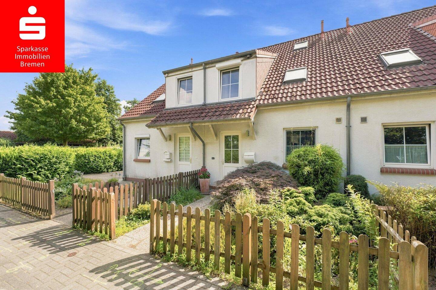 Stuhr: Gepflegtes Reihenmittelhaus mit schönem Garten I Carport und Pkw-Stellplatz, 28816 Stuhr