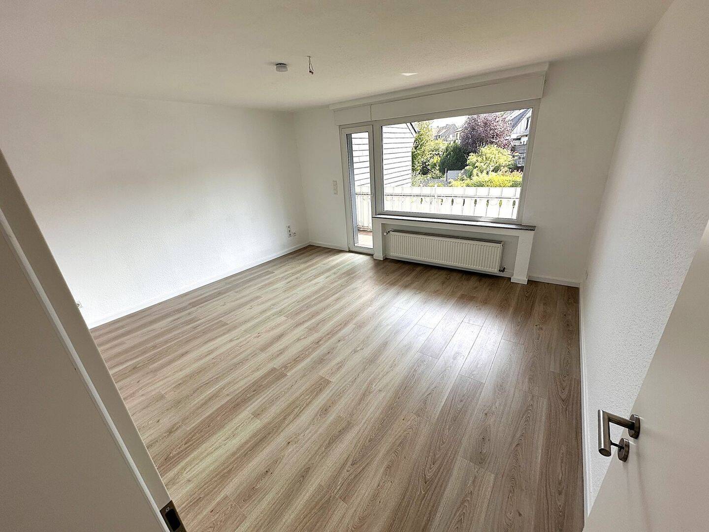Erstbezug nach Sanierung /     3 – Zimmer – Eigentumswohnung in gefragter Lage, 42489 Wülfrath