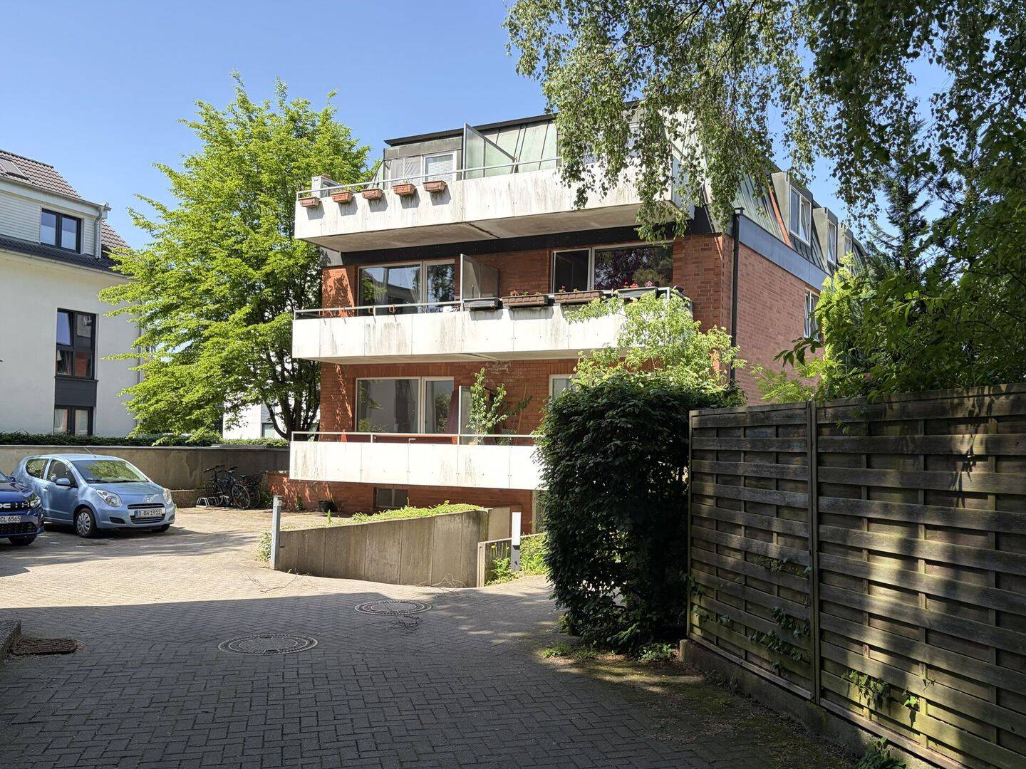 Modernisierte Wohnung mit Süd-Balkon, 22527 Hamburg (Eimsbüttel Eidelstedt Lokstedt Stellingen)