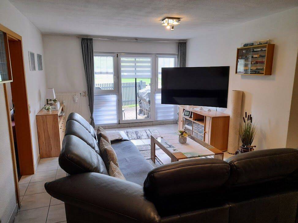 Sehr gepflegte 3-Zimmerwohnung (Erdgeschoß) mit Tiefgaragenstellplatz u. Terrasse in 72393 Burladingen von privat u. ohne Makler zu verkaufen., 72393 Burladingen