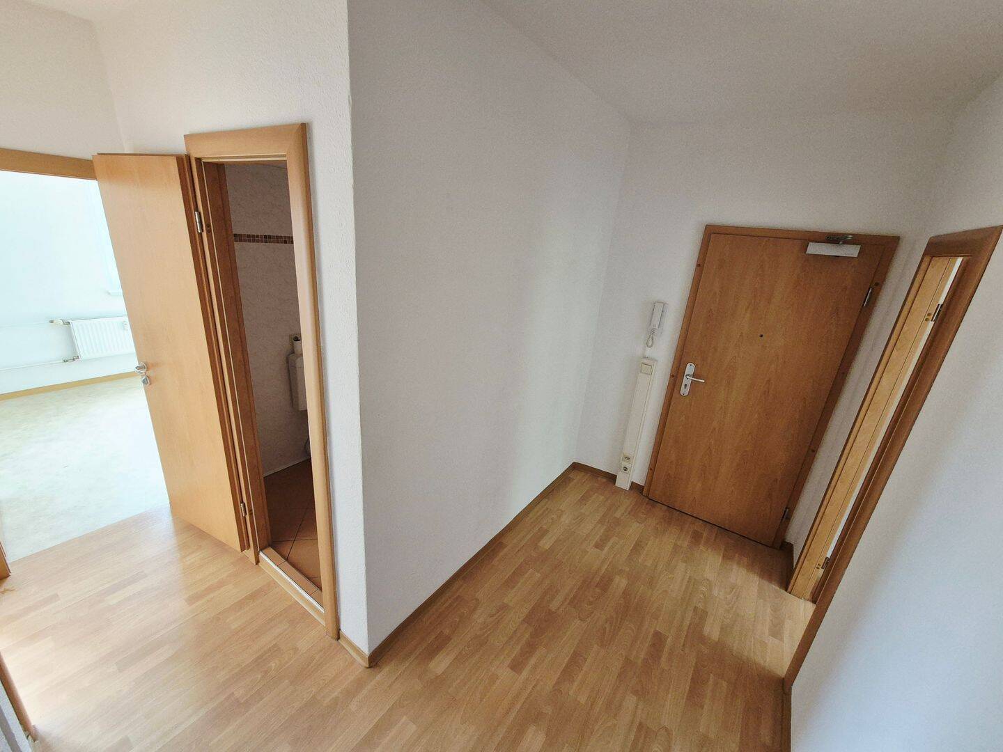 Blick ins Grüne – 3-Raumwohnung mit Balkon, 4668 Grimma