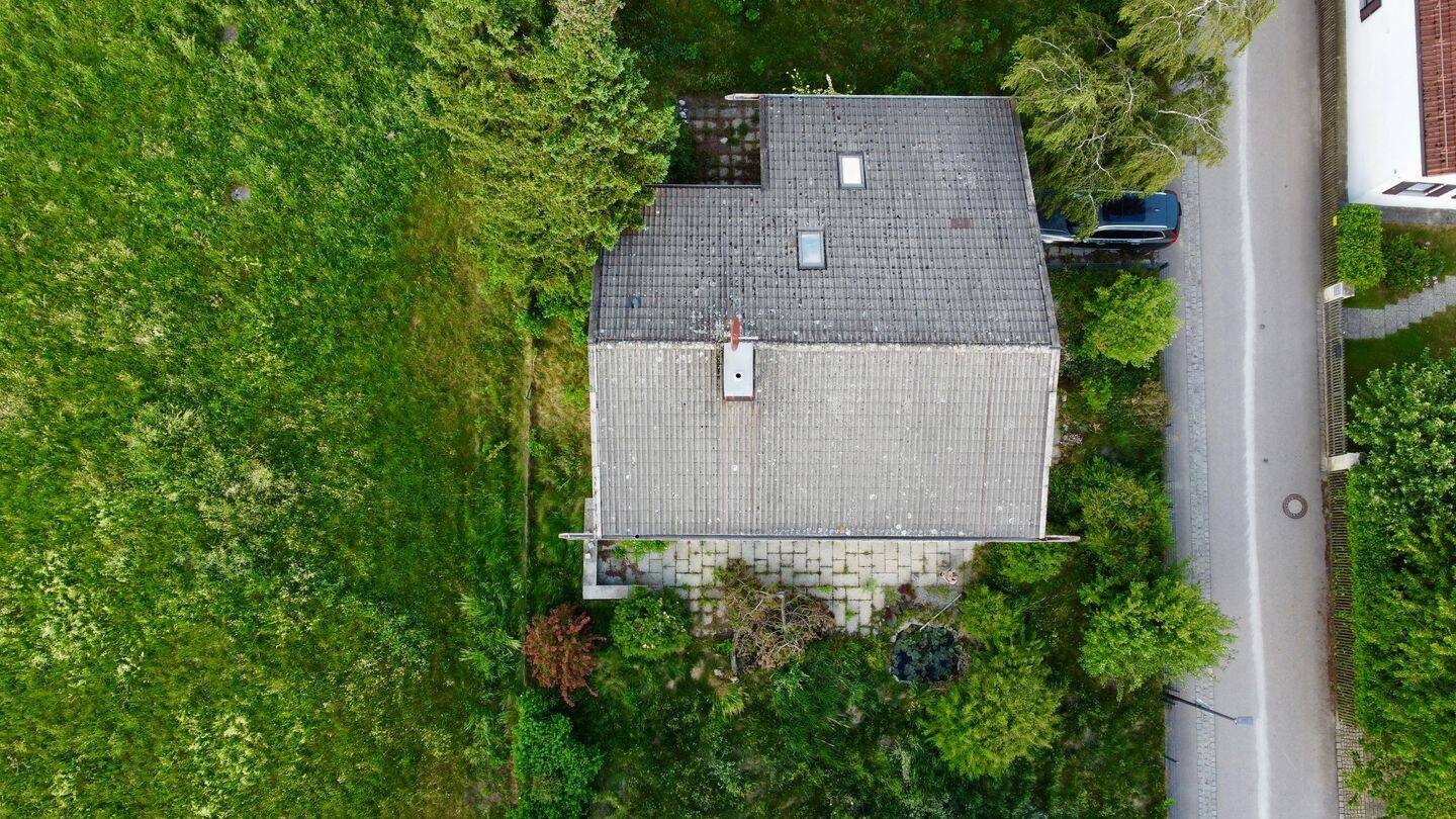 Schönes Baugrundstück mit Altbestand in Gilching, 82205 Gilching