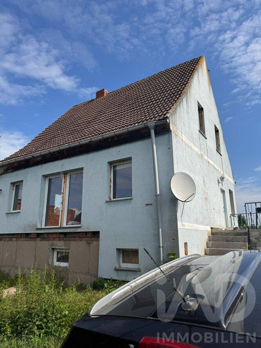 Großzügig wohnen im Grünen – Einfamilienhaus mit Potenzial in Zuchau, 39240 Barby