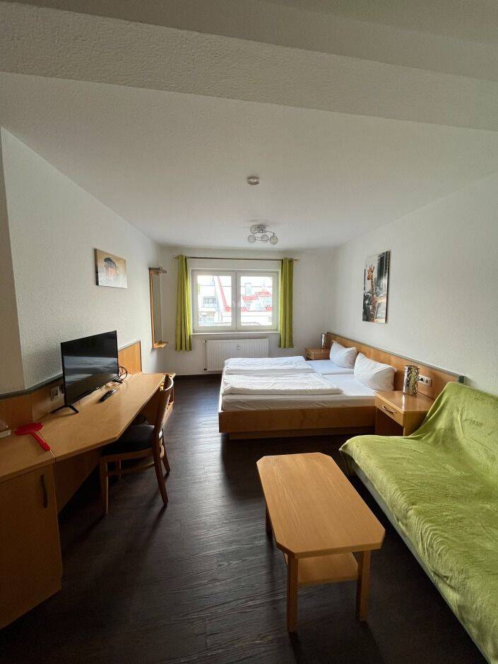 Wohnen für Azubis und Studenten – Dein neues Zuhause im Gasthof Ebert, 36119 Neuhof