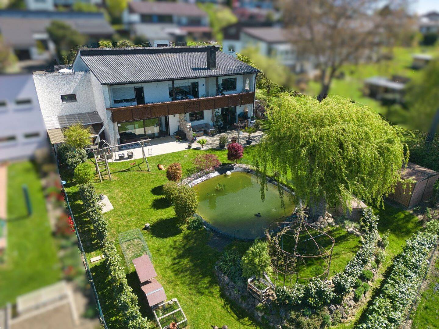 Stilvoll modernisiert & einzigartiger Garten mit Badeteich auf 1.040 m² Grundstück, 84149 Velden