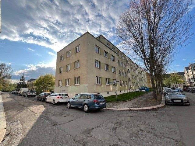 Mega-Küche…Moderne, renovierte 3 – Zimmer-Wohnung in Nähe zum Park, Einbauküche gegen Aufpreis möglich, 8058 Zwickau