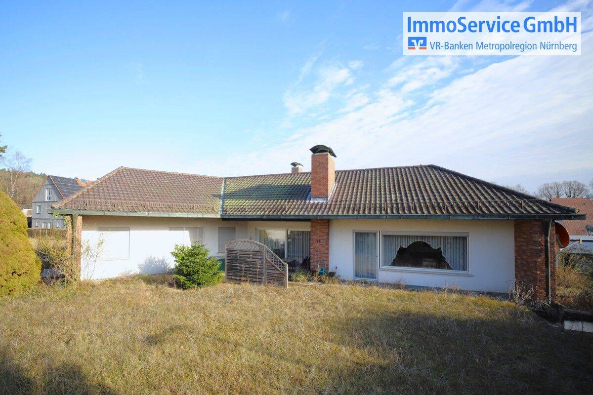 Ebenerdiges Wohnen in guter Lage – Bungalow mit Sauna und Garten, 91207 Lauf a.d. Pegnitz (Lauf)