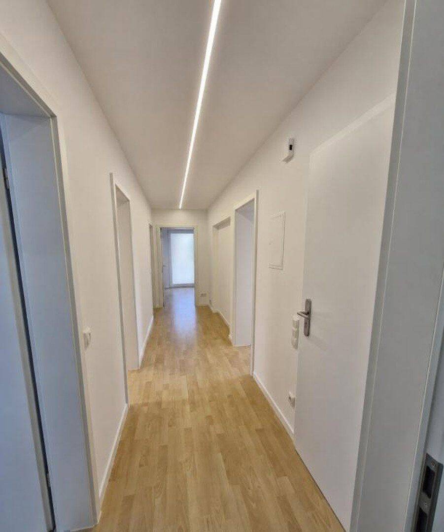 3 Zimmer Wohnung 84,0qm neu renoviert im 2. OG, ab 15.08. frei, 90429 Nürnberg