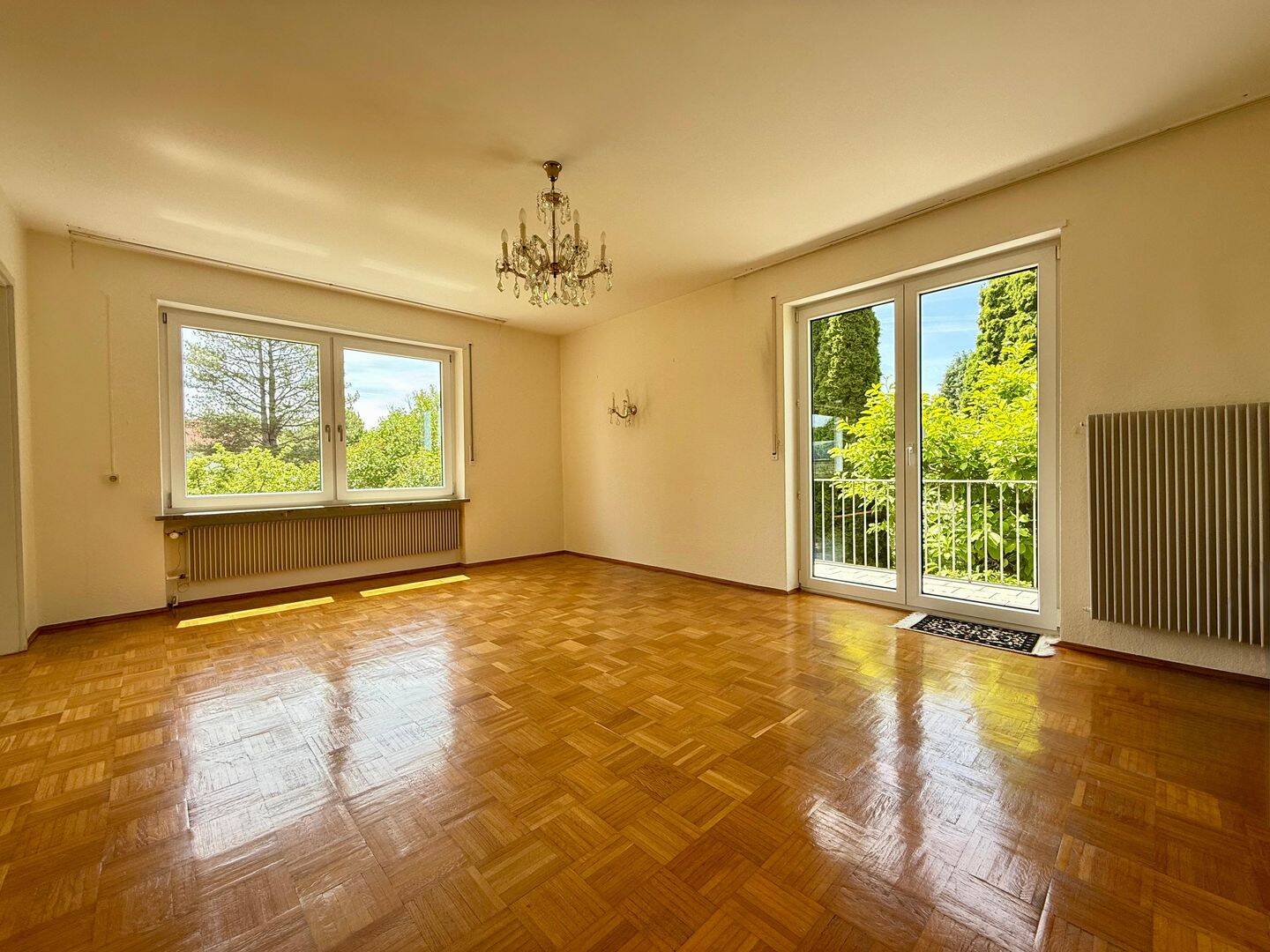 Großzügige, lichtdurchflutete 6-Zimmer-Wohnung mit Balkon, 87600 Kaufbeuren