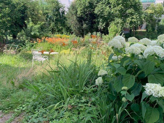 Kauf in Tübingen: Gute Gelegenheit DHH, Fachwerkhaus mit 3 separaten Wohnungen und schönem Garten, 72072 Tübingen