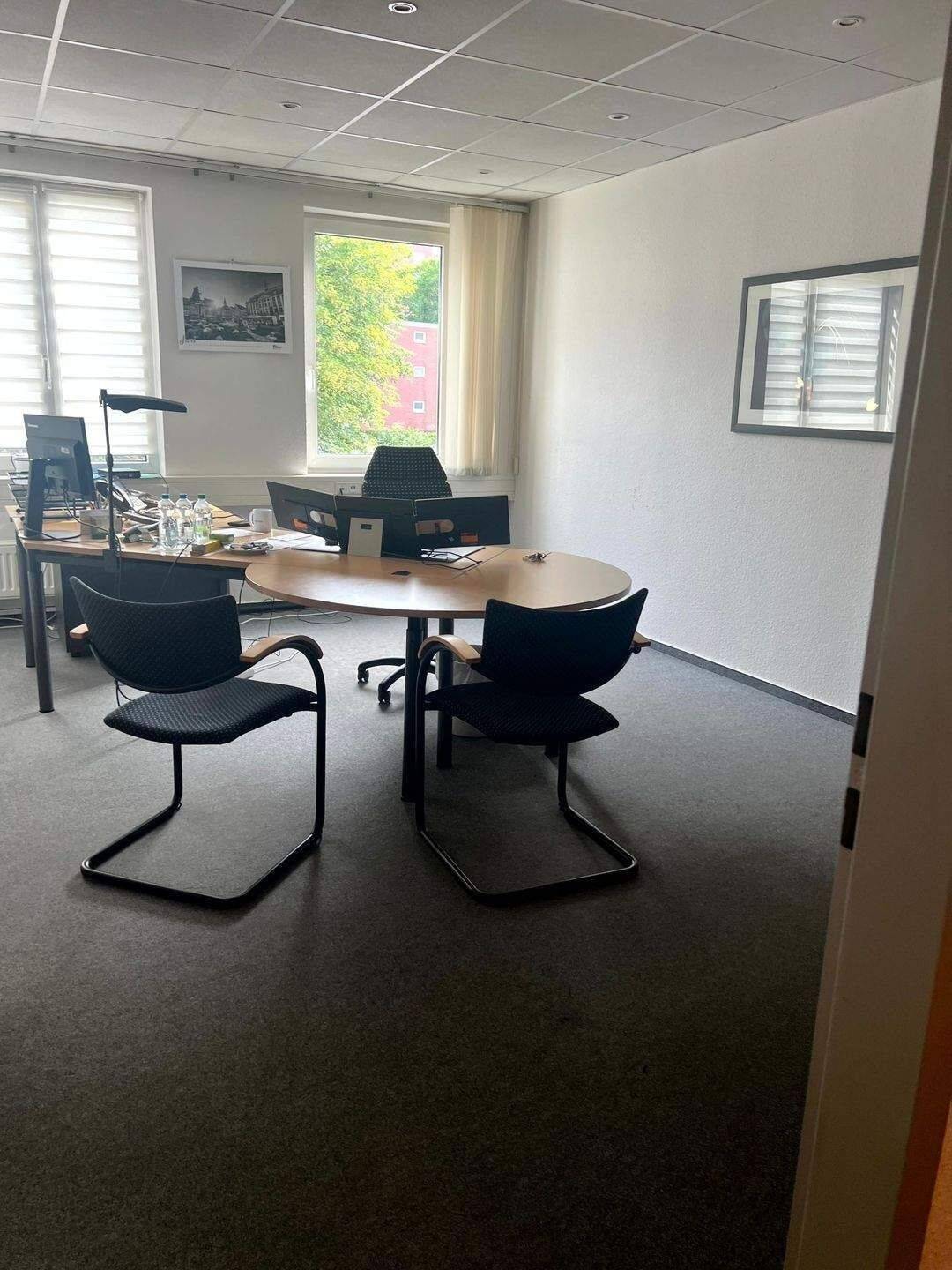 3 – Zi. Bürofläche, in zentraler Lage von Pinneberg, ab 01.07., 25421 Pinneberg