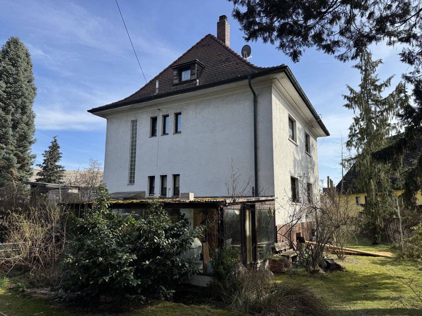 Charmante Stadtvilla mit großem Grundstück und Entwicklungspotenzial in Fürth, 90765 Fürth