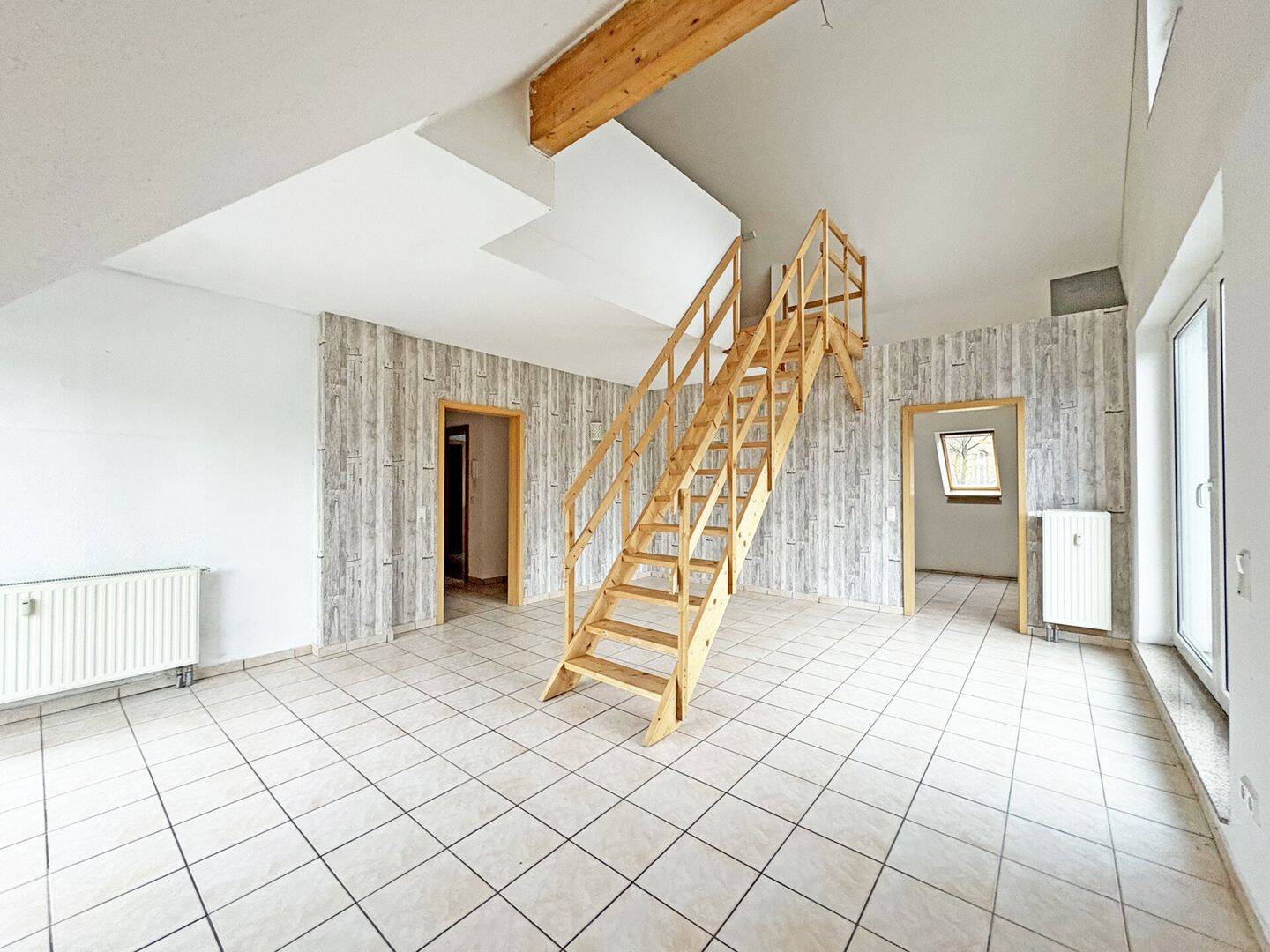 Helle Wohnung mit riesiger Dachterrasse!, 51570 Windeck