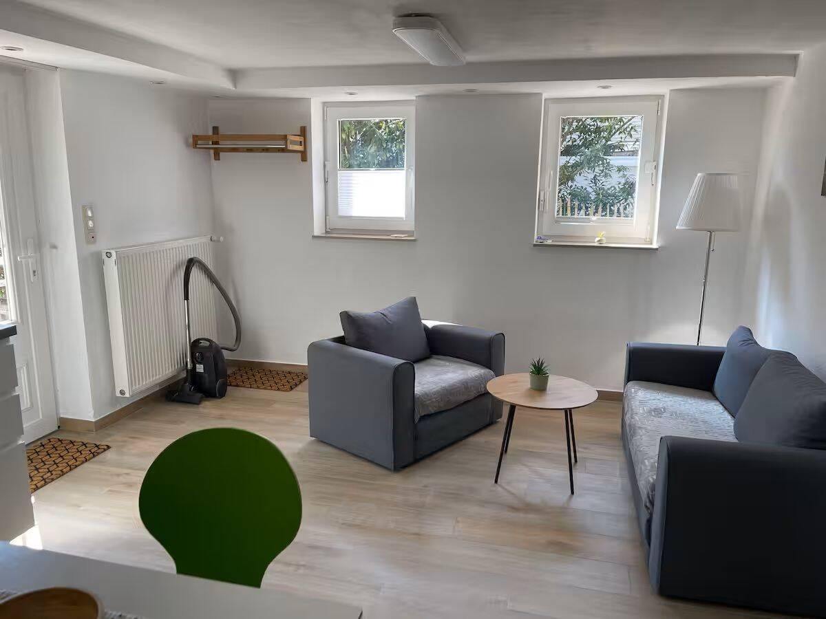 Möbliertes 1-Zimmer-Apartment mit Terrasse in Köln – sofort beziehbar, 50672 Köln (Innenstadt-Nord Altstadt-Nord Neustadt-Nord)