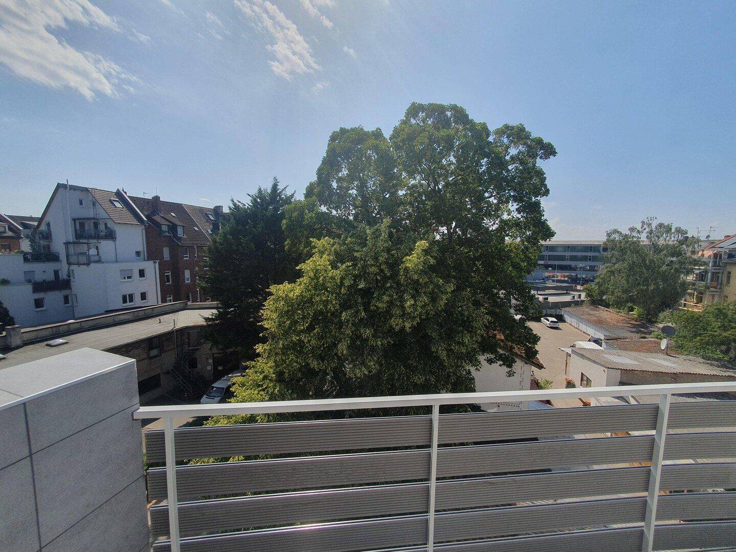 Elegante und große Wohnung – Dachgeschoss – mit viel Platz, 64293 Darmstadt (Darmstadt)