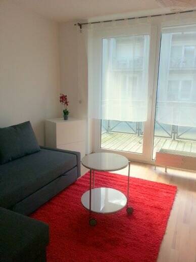 Voll möblierte Einraumwohnung mit Aufzug, Balkon und Einbauküche, ggf. Tiefgaragenstellplatz, 6184 Kabelsketal