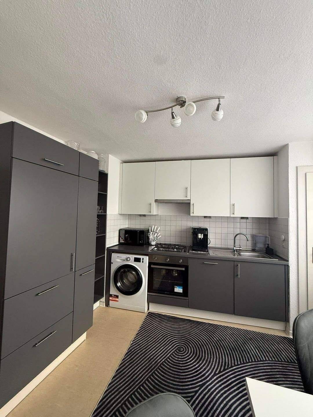 Trier-Zentrum im 2. Obergeschoss (ohne Aufzug) / 3 ZKB-Wohnung / Einbauküche / Überdachter Balkon, 54290 Trier (Innenstadt Trier-Süd)