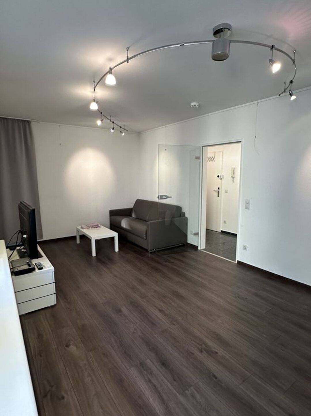 Schöne 1-Zimmer-Wohnung mit 2 Balkonen und Stellplatz in Friedrichstadt, 40215 Düsseldorf (Friedrichstadt)