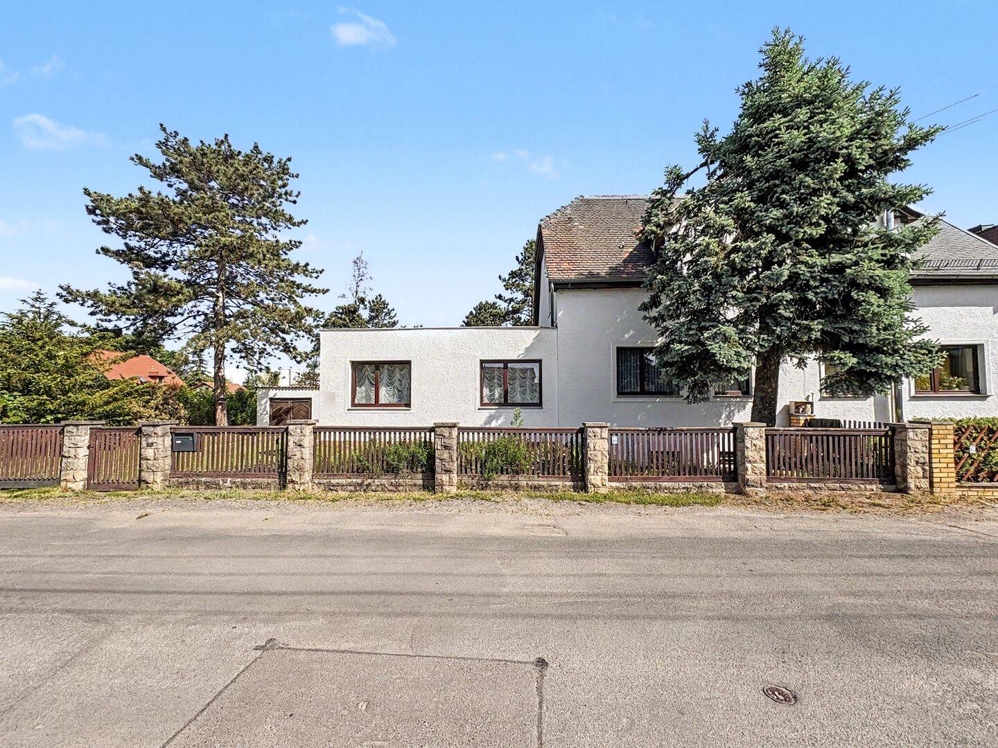 Haus mit Potenzial: Doppelhaushälfte mit 4 Zimmern und großem Garten in Leipzig-Grünau, 4207 Leipzig (Großzschocher Grünau-Siedlung Kleinzschocher Lausen-Grünau)