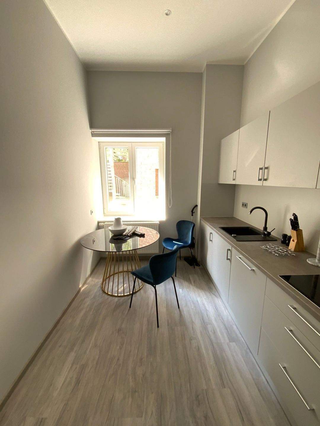 Ready to move in: Stilvolles Business-Apartment (vollmöbliert) in Düsseldorf-Stadtmitte – All-inclusive!, 40227 Düsseldorf (Eller Oberbilk)