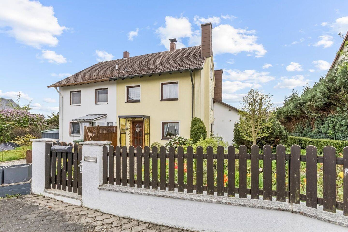 Doppelhaushälfte in ruhiger Wohnlage von Hof, 95030 Hof (Epplas Innenstadt Osseck Unterkotzau Wölbattendorf)