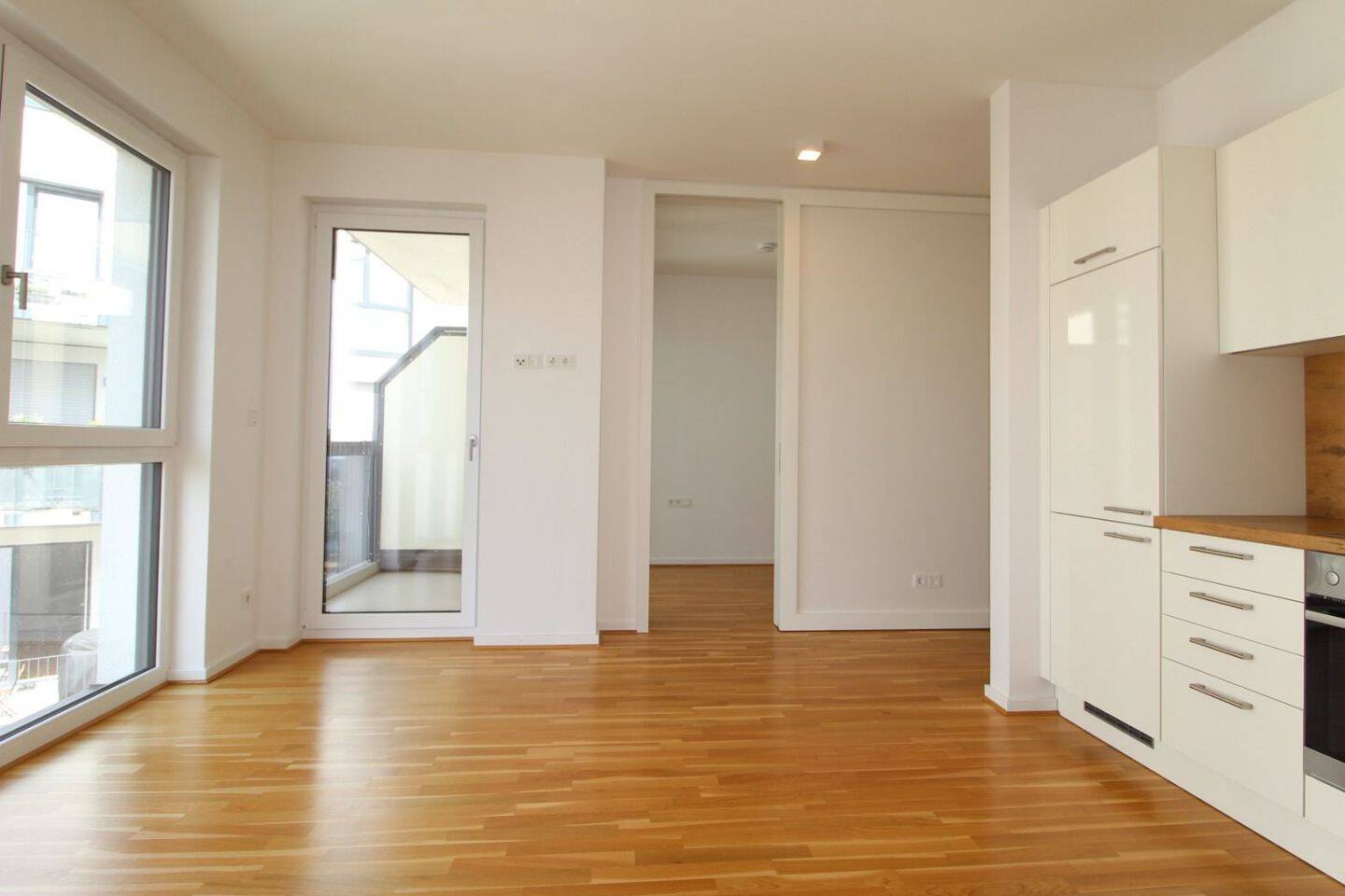 Helle 2 Zimmer mit EBK und Balkon in ruhiger Seitenstraße!, 4129 Leipzig (Eutritzsch)