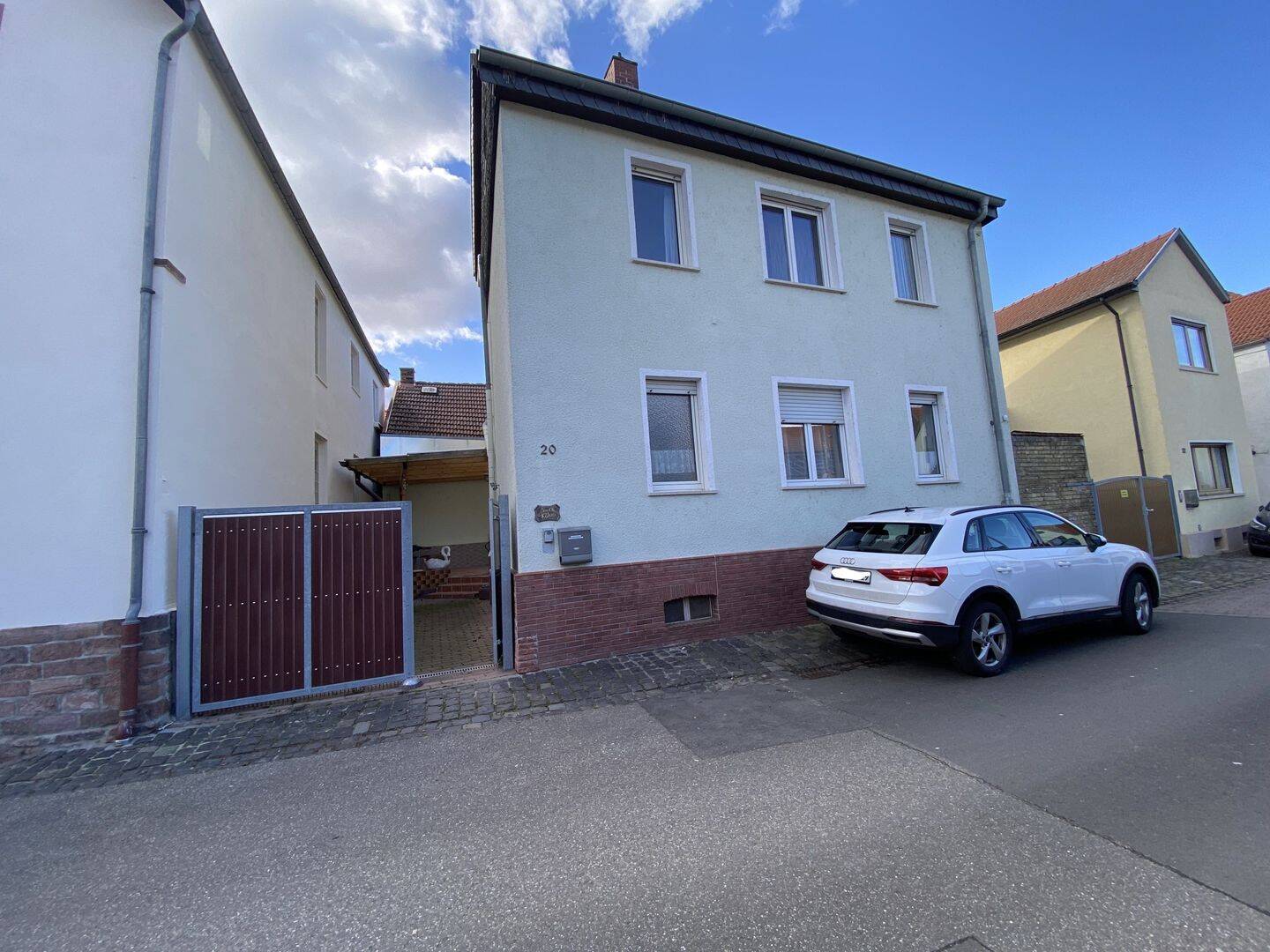 Einfamilienhaus mit Balkon, Terrasse, Hof am Rhein, 67550 Worms (Abenheim Herrnsheim Ibersheim Rheindürkheim)