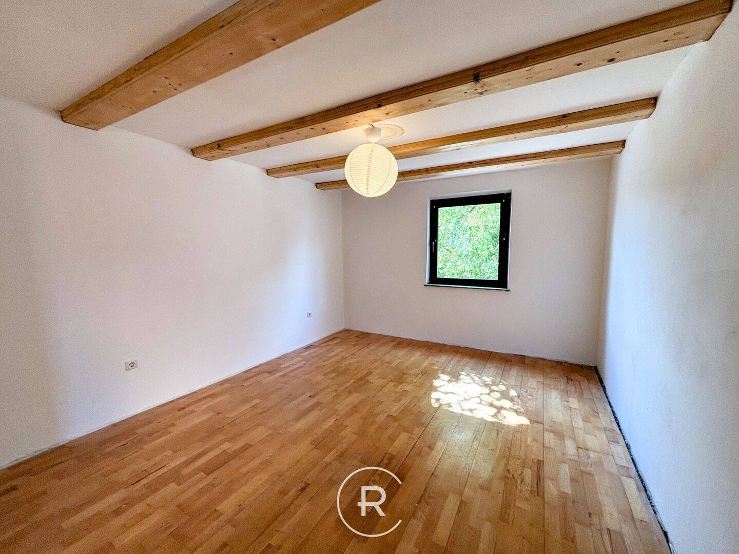 PROVISIONSFREI: Großzügige 6-Zimmer-Wohnung mit ausbaufähigem Dachgeschoss und Garage, 91186 Büchenbach
