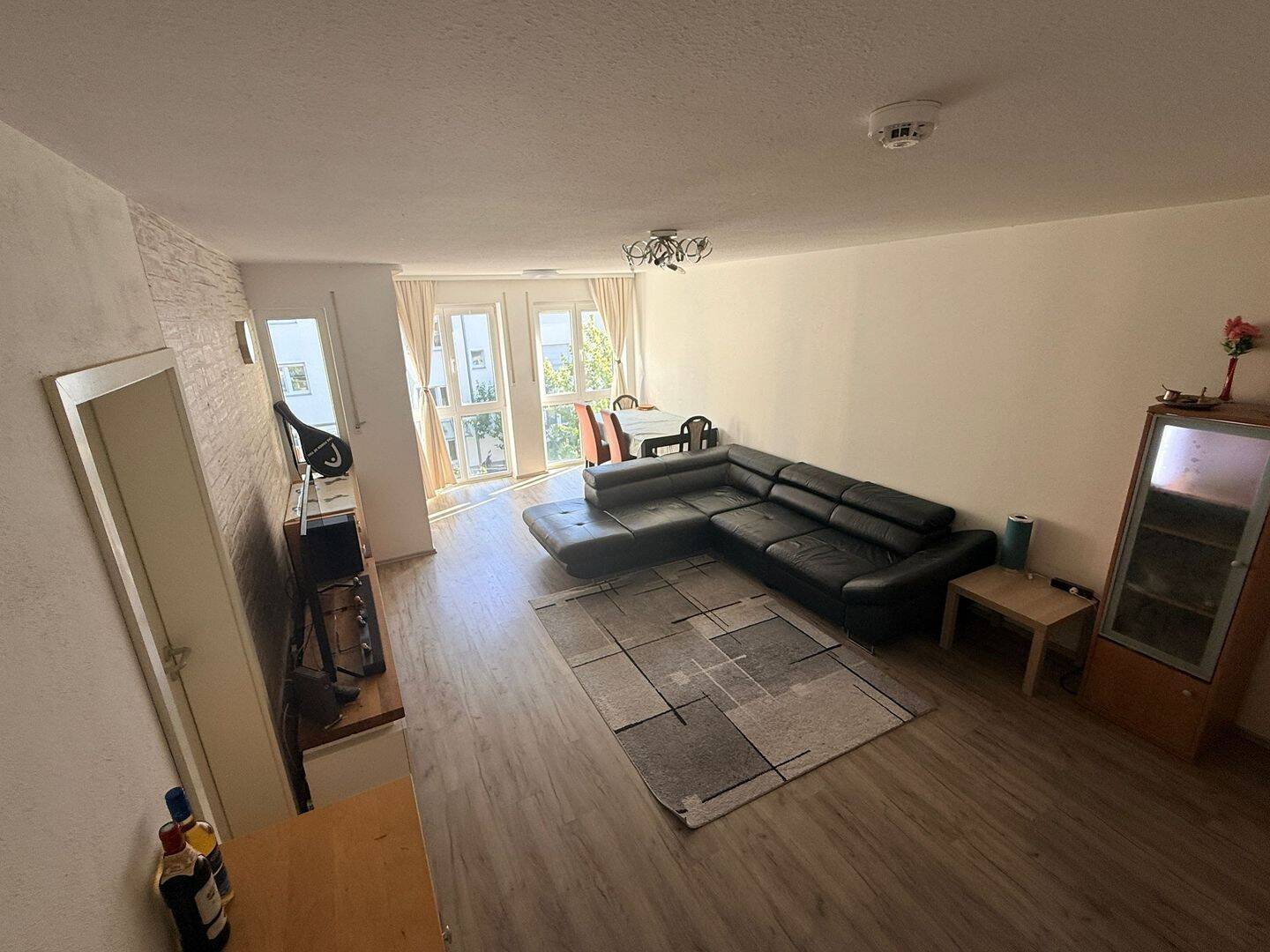 Helle, großzügige 3-Zimmer-Wohnung mit Balkon, Einbauküche und Tiefgarage, 86391 Stadtbergen