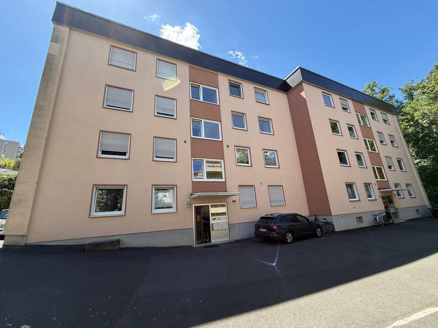 Charmante 3-Zimmer-Wohnung mit Balkon, Stellplatz und Kellerabteil in Würzburg, 97076 Würzburg (Grombühl Lengfeld)