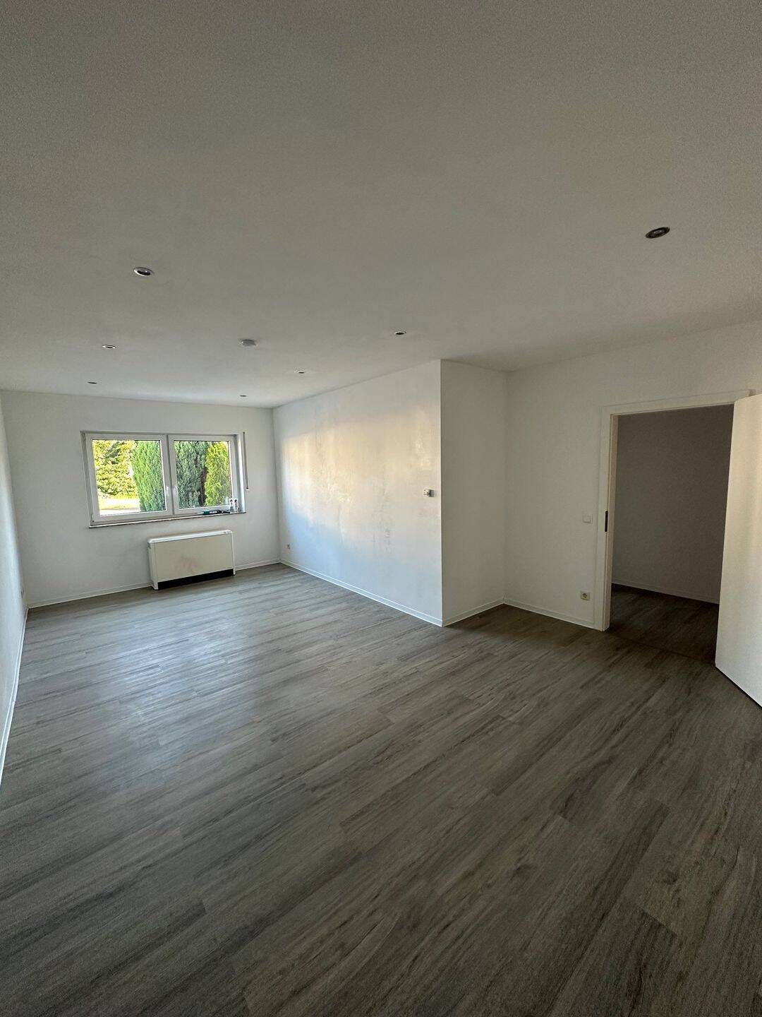 Helle, frisch renovierte Erdgeschosswohnung mit Gartenmitbenutzung in ruhiger Lage, 56203 Höhr-Grenzhausen