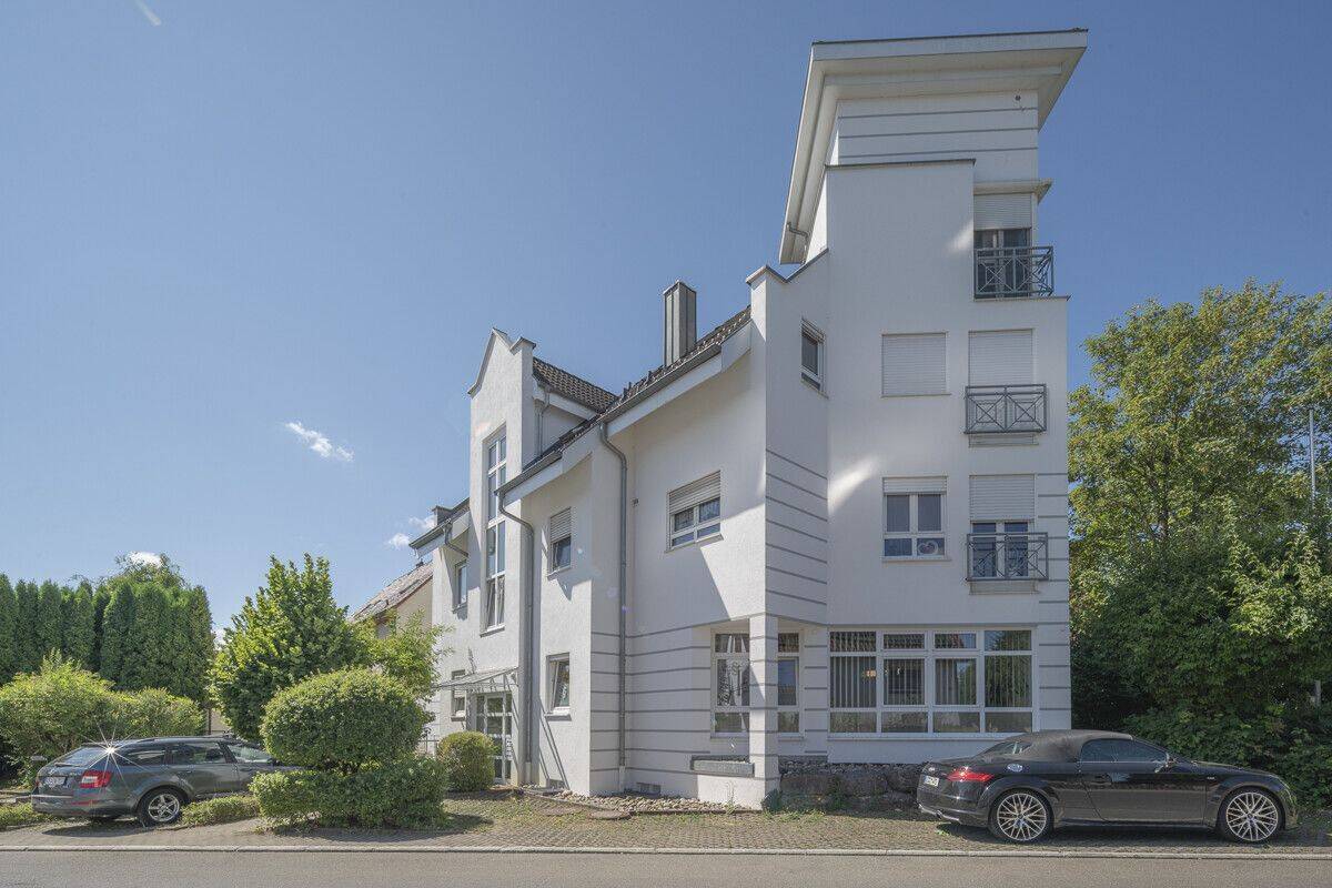 Hier ist Platz für Modernes und elegantes Wohnen in der Kur- und Bäderstadt – mit Türmchen, 78073 Bad Dürrheim