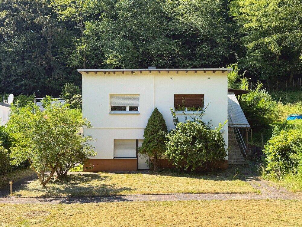 Wohnen im Grünen – Erdgeschosswohnung mit großer Wiese für Tier- und Naturliebhaber, 64342 Seeheim-Jugenheim