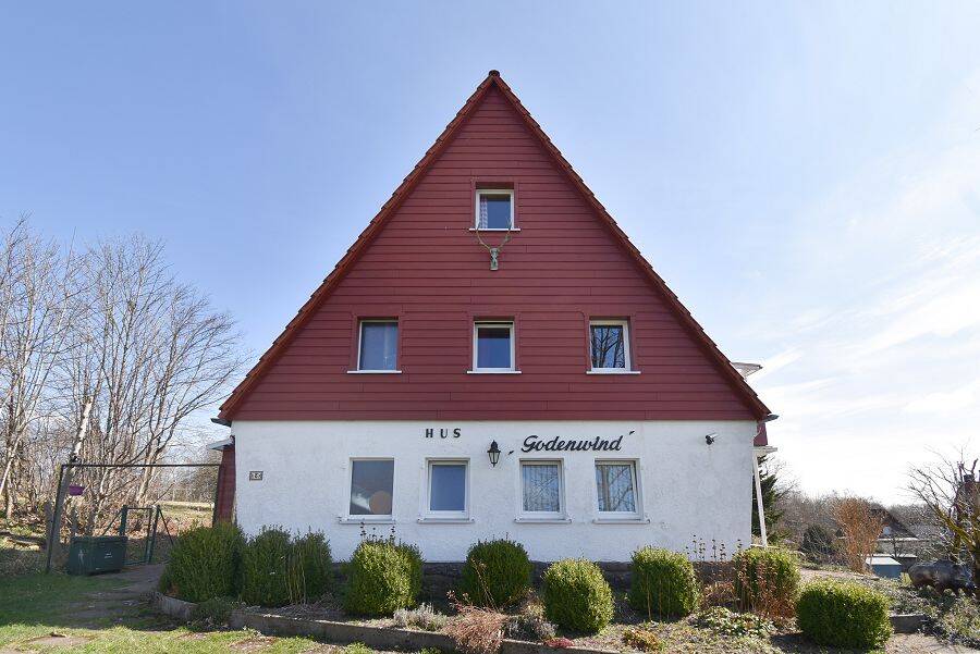 Sehr gepflegte Doppelhaushälfte mit 2 Wohneinheiten in idyllischer Lage von Braunlage-Hohegeiß…, 38700 Braunlage