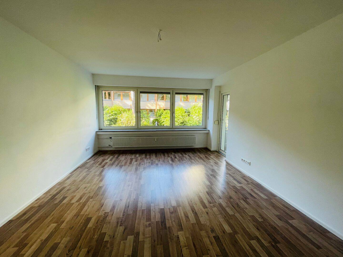 Ruhig gelegene 5-Zimmer-Wohnung in grüner Lage, 91058 Erlangen (Bruck Eltersdorf Erlangen-Süd Sebaldussiedlung Tennenlohe)