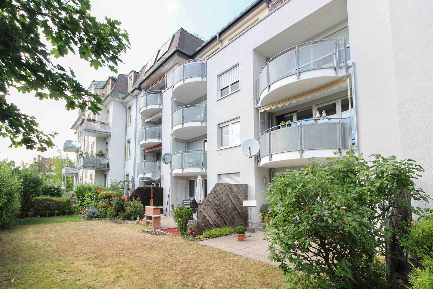 !!!TOP LAGE!!! Vermietete Erdgeschosswohnung mit herrlicher Terrasse, 1309 Dresden