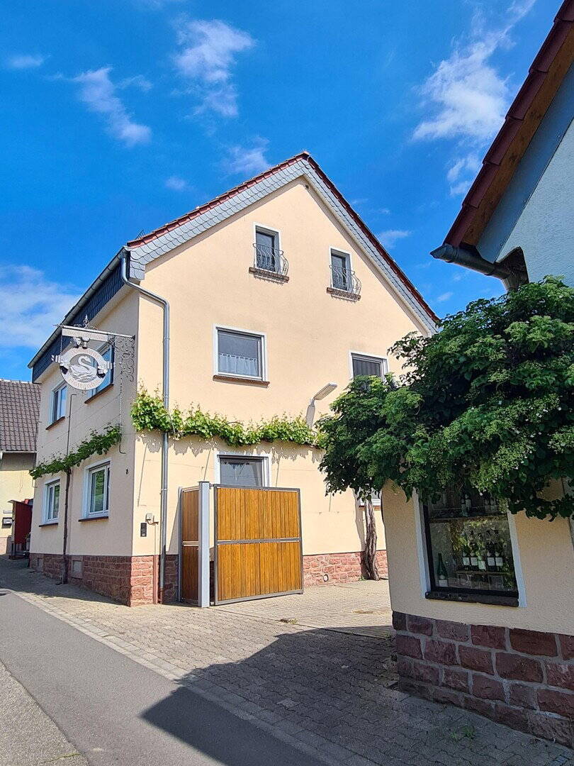 Großzügiges Hofanwesen (ruhige Lage): viel Platz für Wohnen, Arbeiten und Hobbies – provisionsfrei!, 67549 Worms (Hochheim Innenstadt Leiselheim Neuhausen Pfiffligheim)