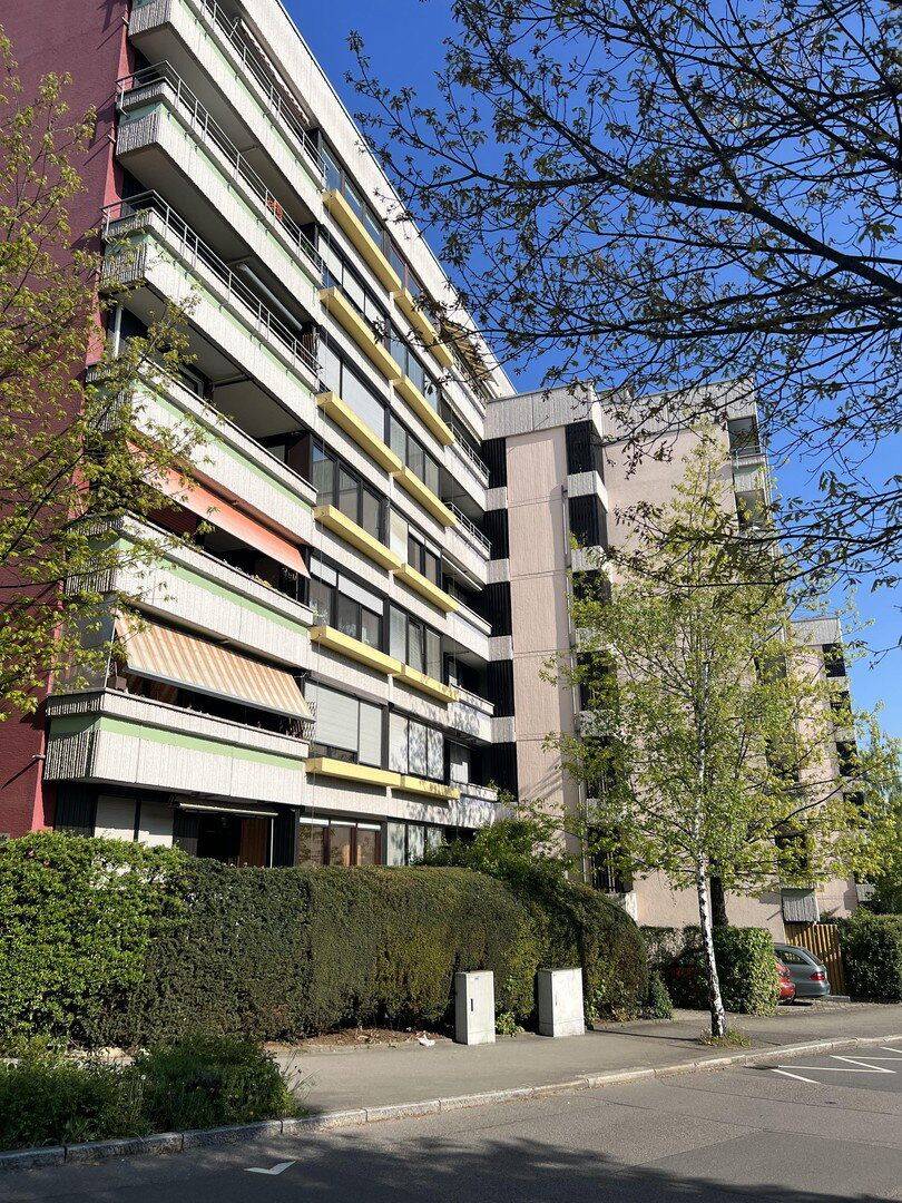 Schöne renovierte 2-Zimmer Wohnung mit Balkon, Einbauküche und TG-Stellplatz, 71065 Sindelfingen