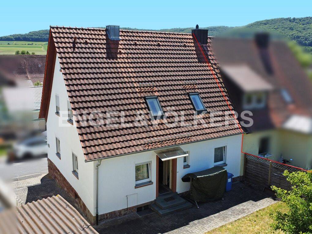 Liebevoll modernisiertes Raumwunder mit 144 m² 5 Zimmern und schönem Garten nahe Hammelburg, 97762 Hammelburg